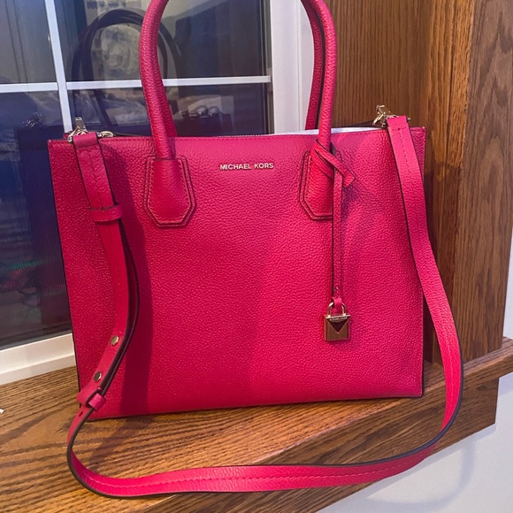HOT PINK Micheal Kors Purse - Picture 2 of 3